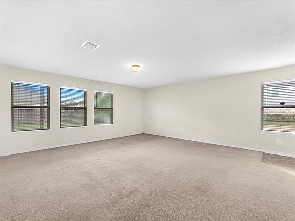 4th image of 3319 Apple Dale Dr