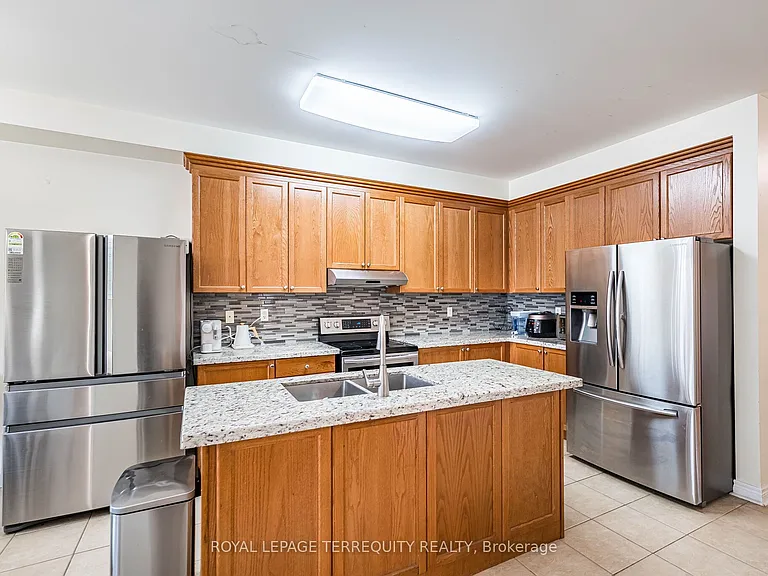 3926 Candlelight Dr — Photo 25