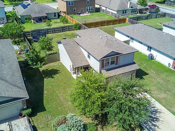 3rd image of 133 Holmstrom St