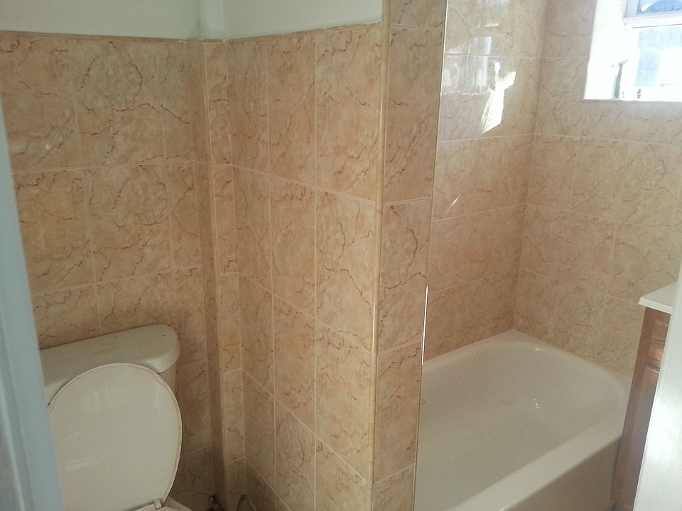 2nd image of 1708 Linden St APT 3L