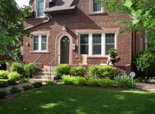 7275 Forsyth Blvd, Saint Louis, MO
