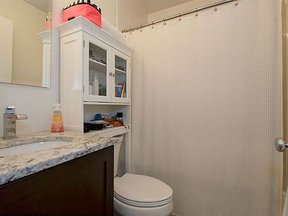 5th image of 323 Park Ave #1