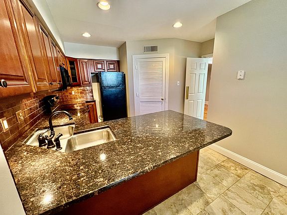 Kitchen with full appliances