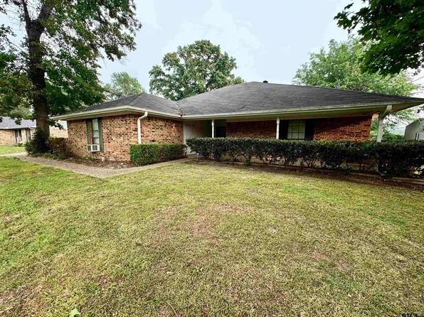 10881 Mosswood Dr, Tyler, TX 75703