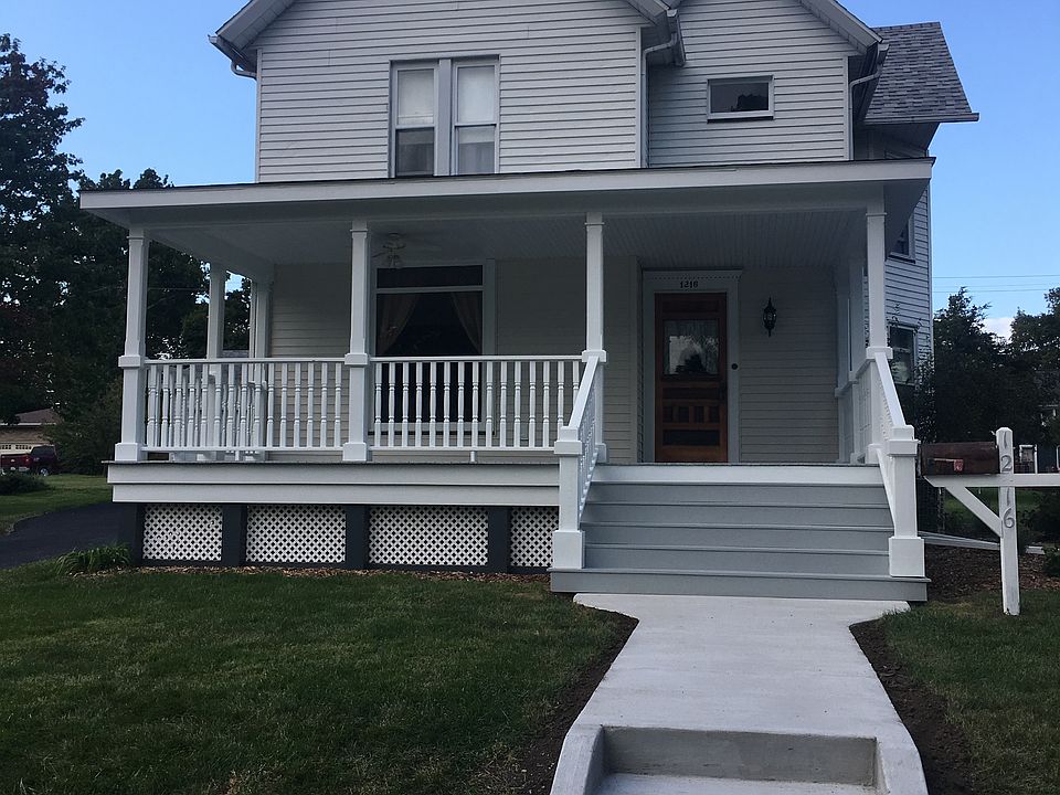 Front entrance 