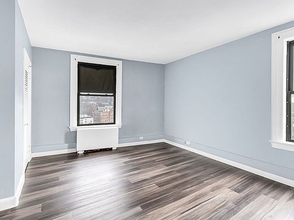 4th image of 140 Chestnut St APT 702