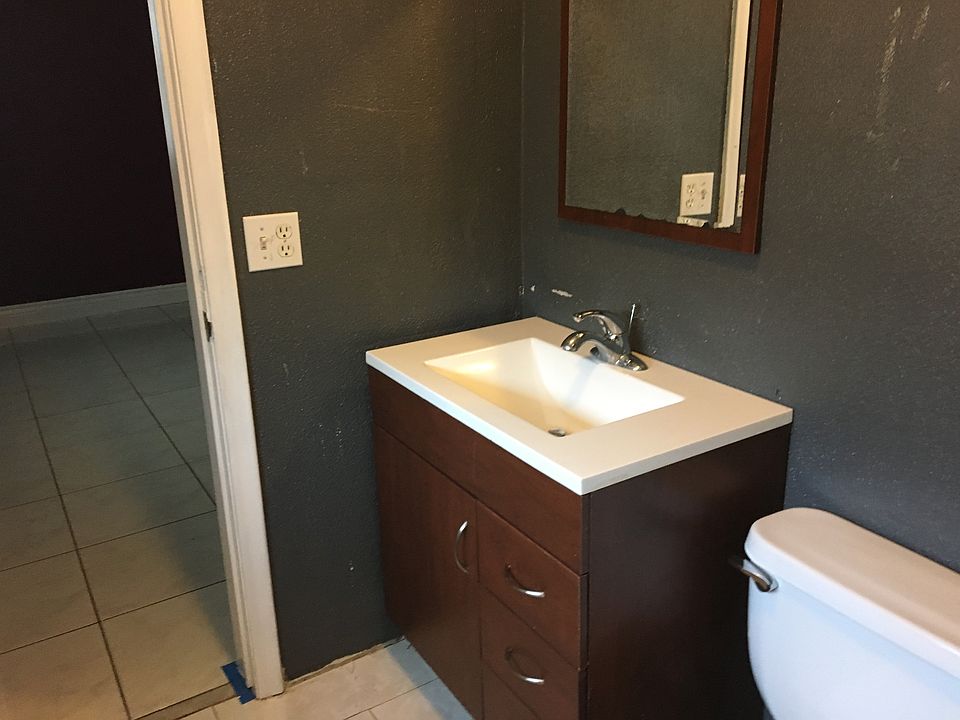 2nd image of 8320 Sunset Strip