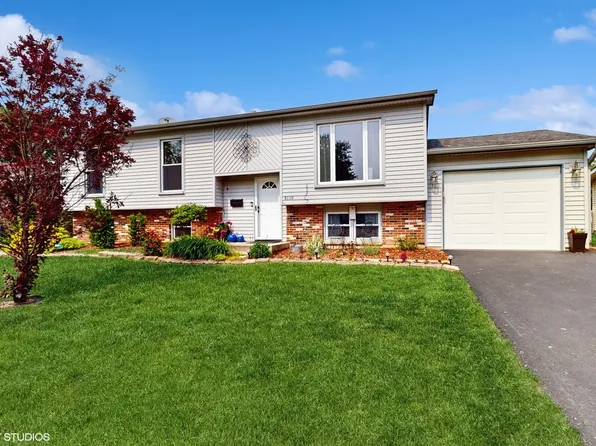 8119 Gatewood Ln, Woodridge, IL 60517