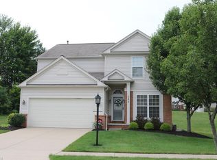 686 Oxford Dr, Broadview Heights, OH 44147