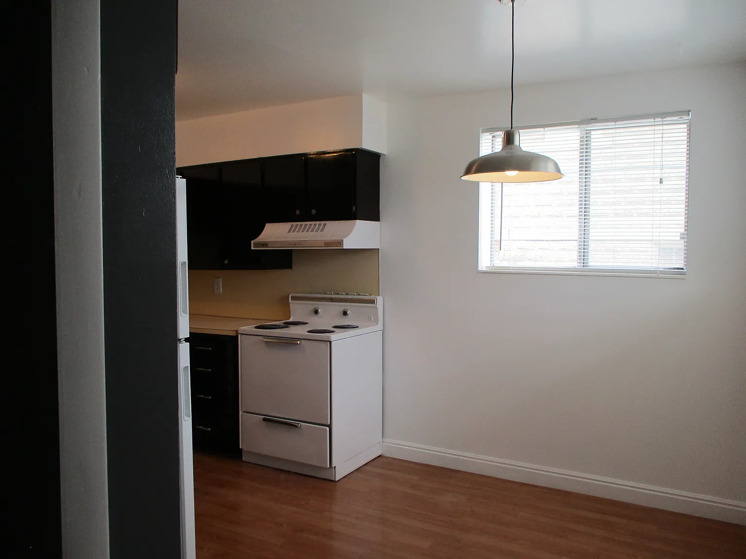 2 bed, 1100 sqft, $995 — Photo 4