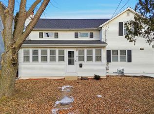 102 E Winfield St, Morrison, IL 61270