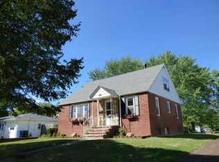 409 Dickson St, Wellington, OH 44090