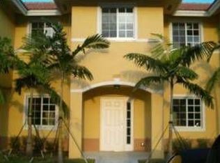 2068 NE 167th St, North Miami Beach, FL 33162