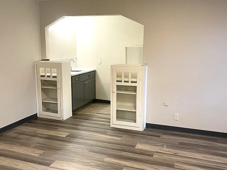 610 Summit Avenue — Photo 43