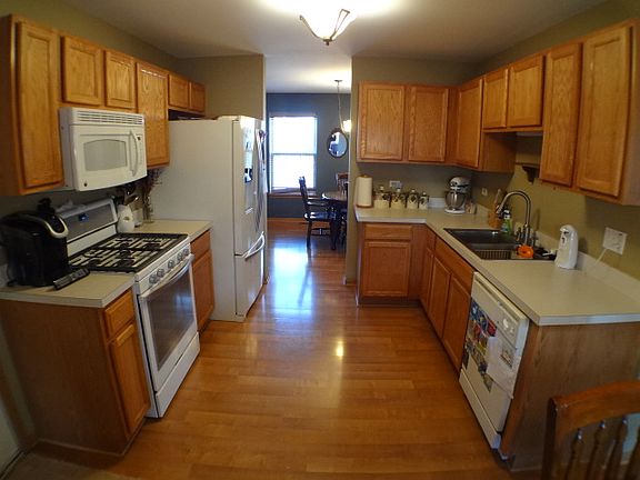3rd image of 10389 Fleetwood St