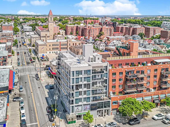 1702 Avenue Z image 2 of 40