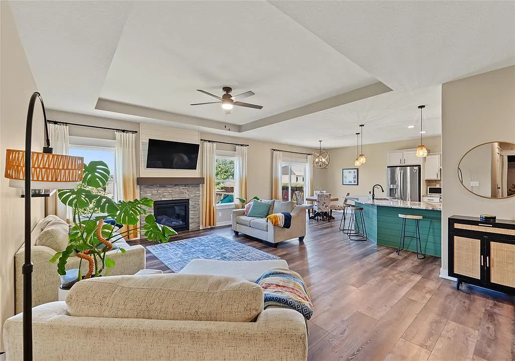 5 bed, 1561 sqft, $2,800 — Photo 4