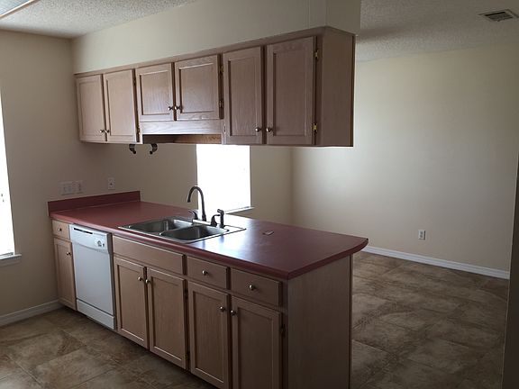 4th image of 322 Parkwood Pl