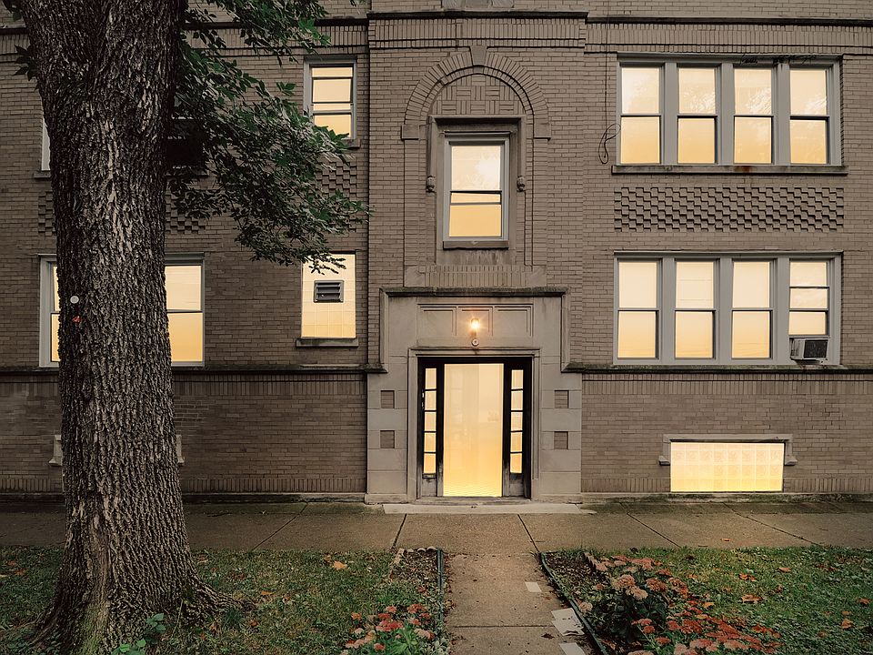 1st image of 2507 W Thorndale Ave