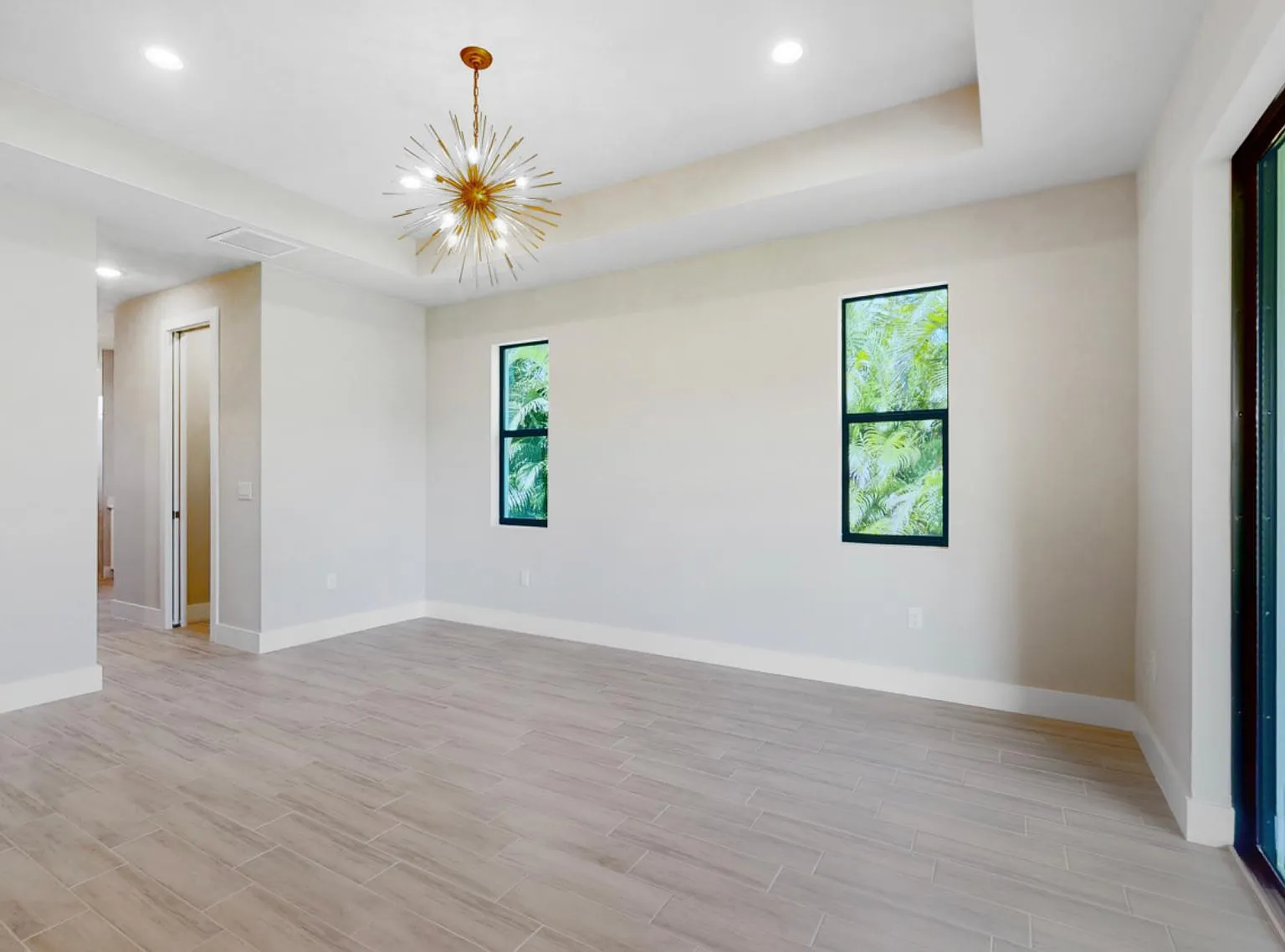 4 bed, 1900 sqft, $2,395 — Photo 2