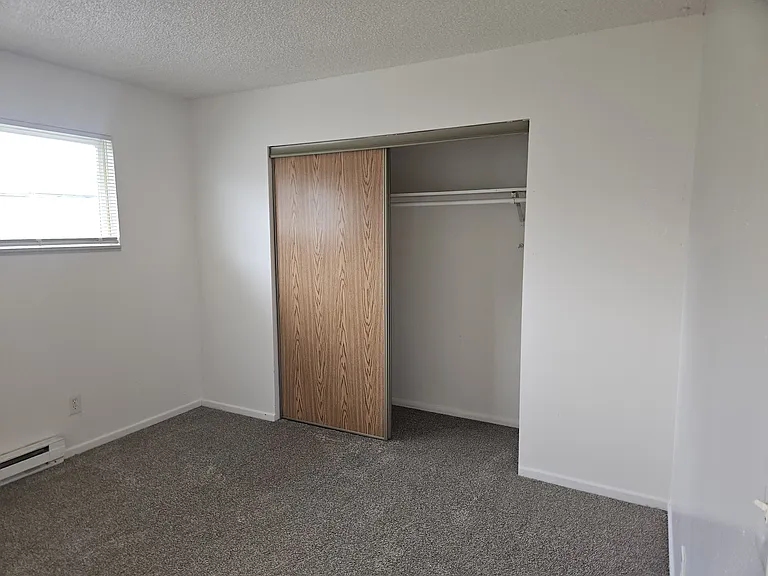 Country Lane Apartments — Photo 24