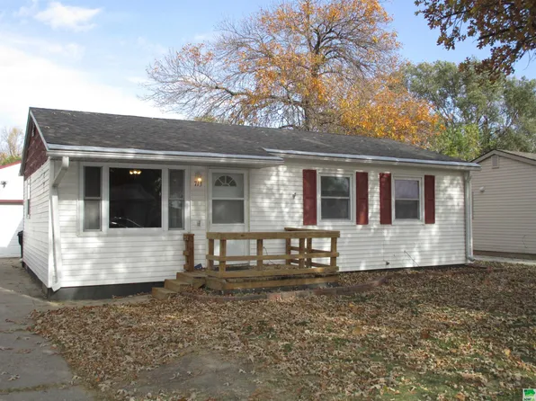 713 E 12th St, Dakota City, NE 68776