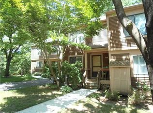 2 Oxford Ct, Avon, CT 06001