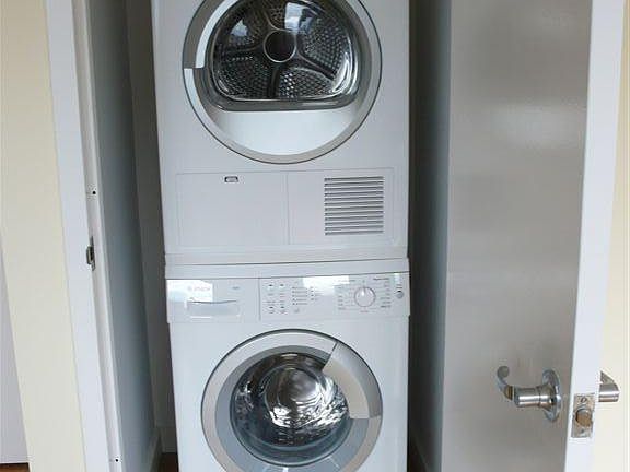 3rd image of 353 E 104th St APT 8D