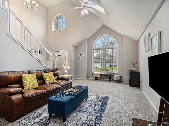 3rd image of 4146 Grandwood Cir