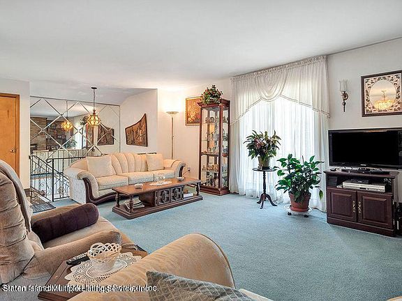 5th image of 312A Detroit Ave