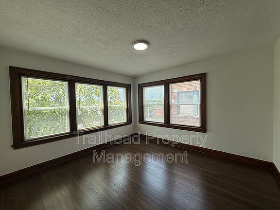 2nd image of 518 W 39th Ter Unit 5