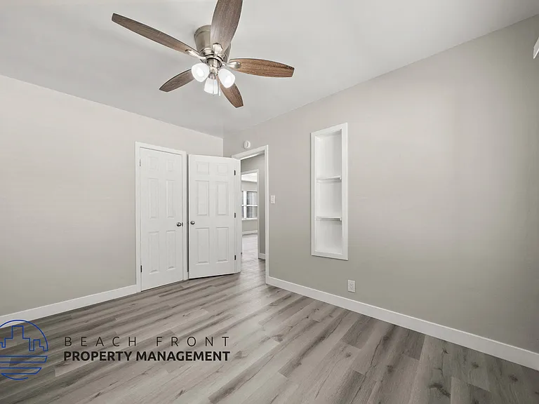 807-811 W. 15th Street — Photo 9