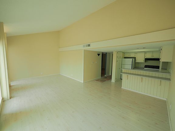 5th image of 533 Demarett Dr