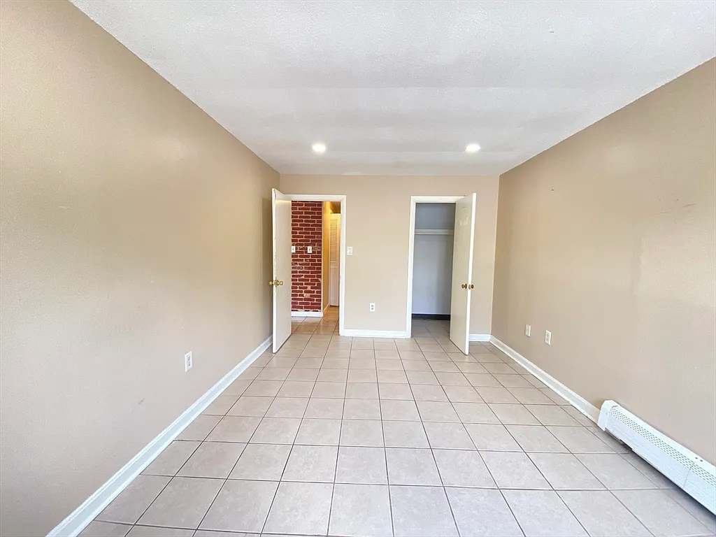 1 bed, 1.0 bath, 555 sqft, $1,750 — Photo 4
