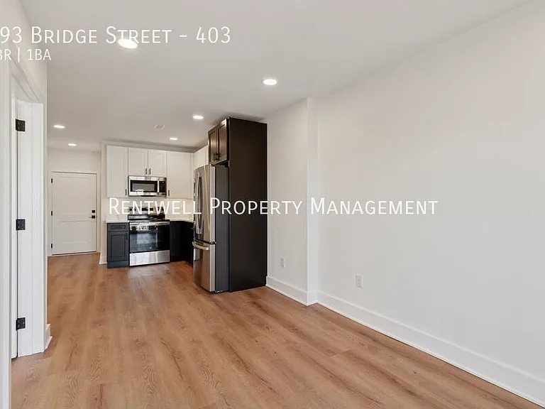 193 Bridge St #403 — Photo 5