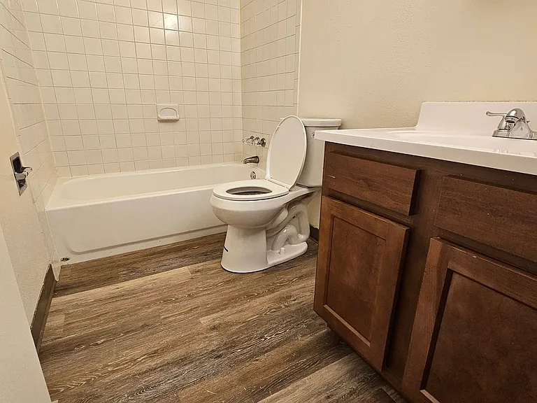 3906 W Sylvania Ave — Photo 18