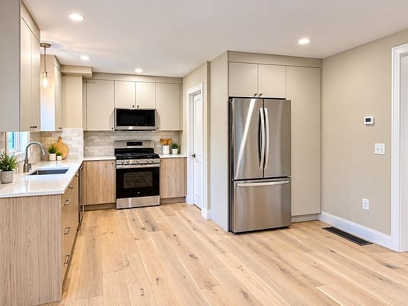 2nd image of 562 Gorham St #4