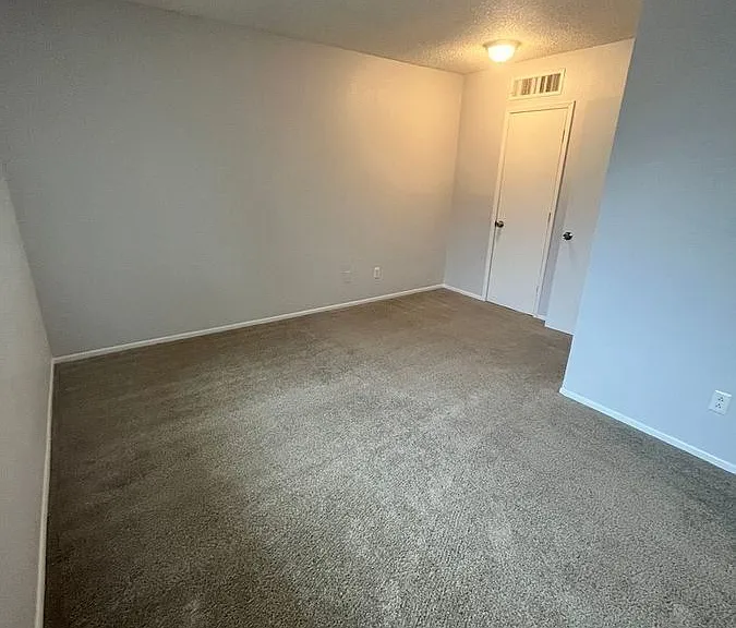 2820 E Kathleen Rd #103 — Photo 3