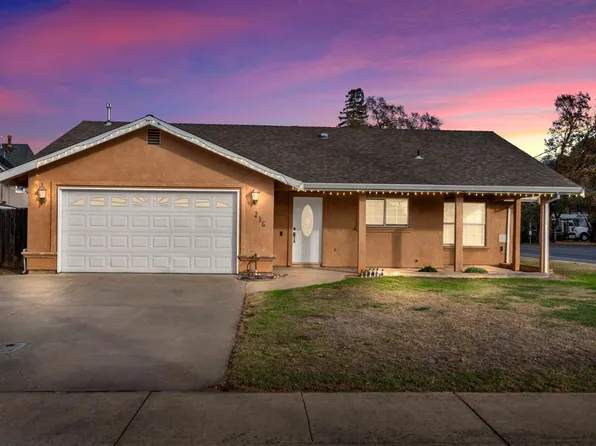 216 S Sacramento St, Ione, CA 95640
