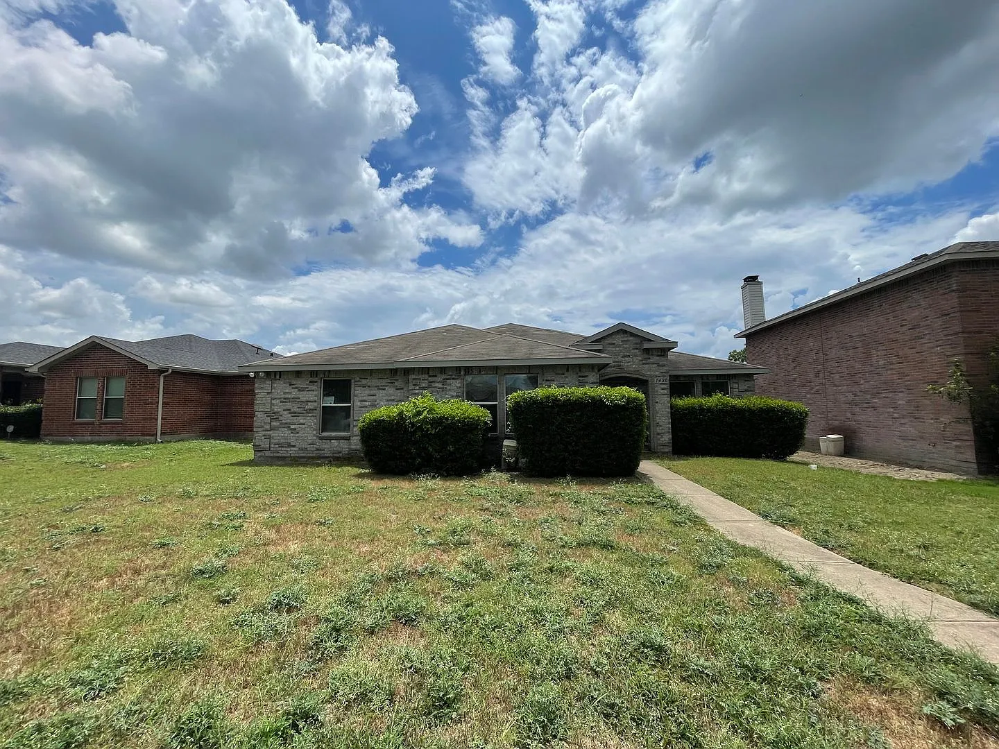 Adorable 4 bedroom for lease!! — Photo 2