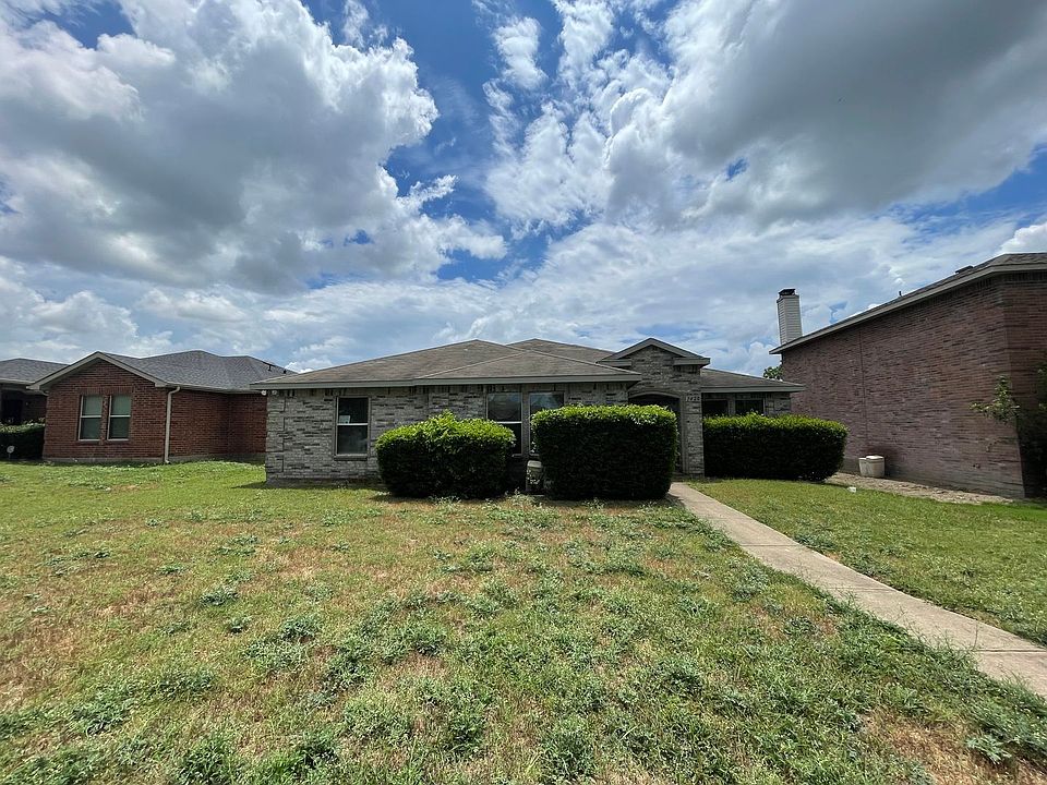 1st image of 1420 Bumble Bee Dr