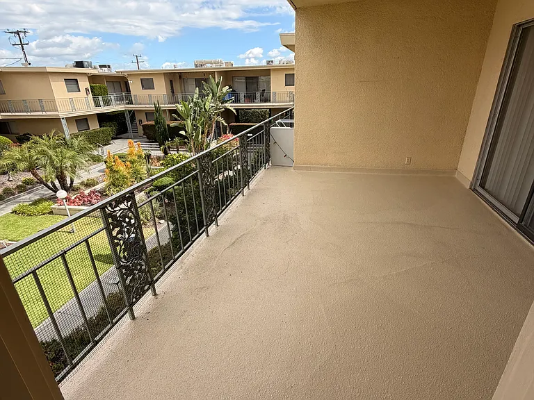 1148 W Huntington Dr #25 — Photo 8