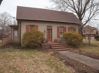 712 E Church St, New Harmony, IN 47631