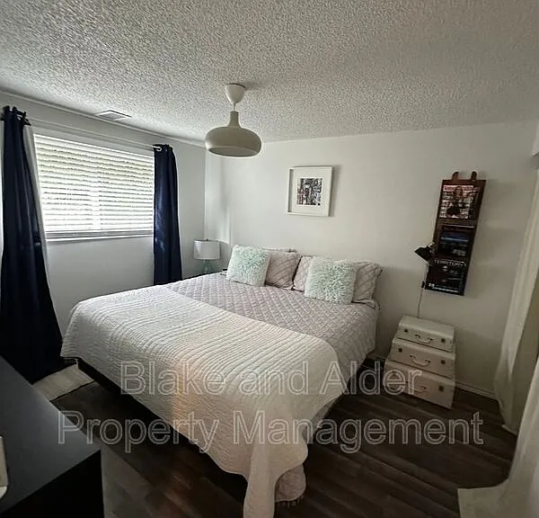5934 SW 30th Ave — Photo 11