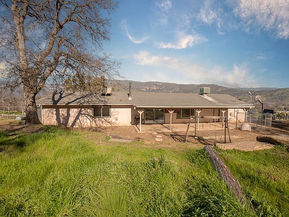 4th image of 28947 Spring Valley Rd