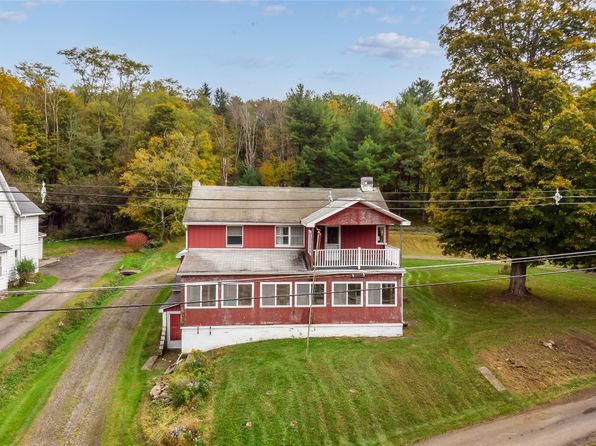 7335 Laurel Lake Rd, Brackney, PA 18812