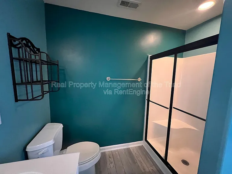 1950 Glenkirk Dr — Photo 20