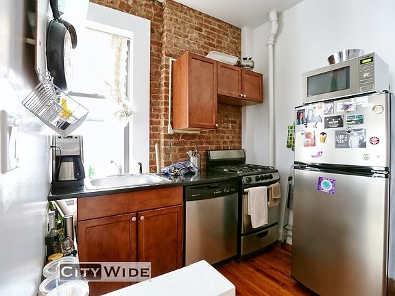 4th image of 335 E 13th St APT 10