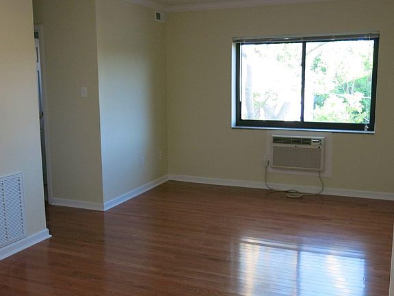 4th image of 5634 Stanton Ave APT 306