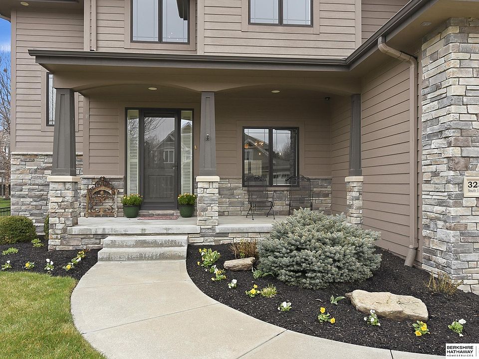 1st image of 3235 S 188th St